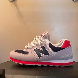 (SOLD) NEW BALANCE 574 GREY WITH RED